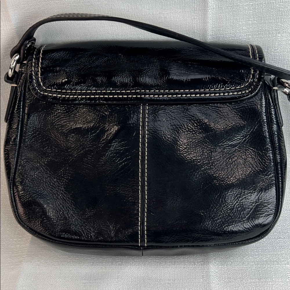 Coach 2009 black patent leather shoulder bag - Picture 3 of 11